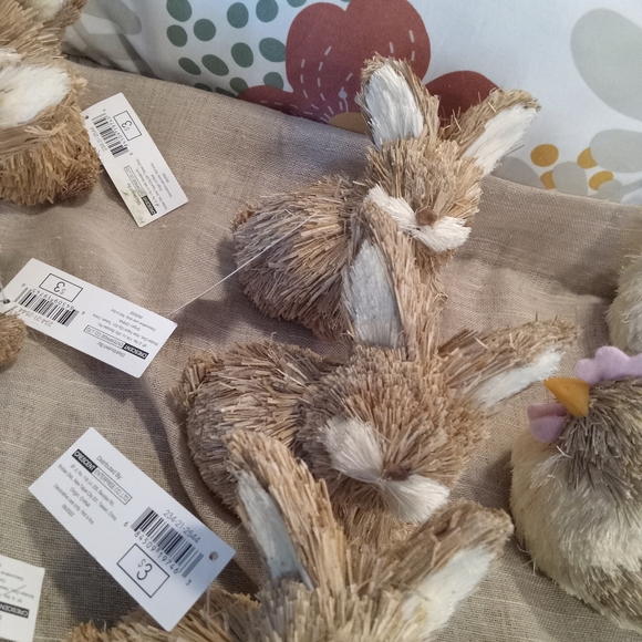 Decorative wicker bunnies, chick's, and ducks - Picture 3 of 10